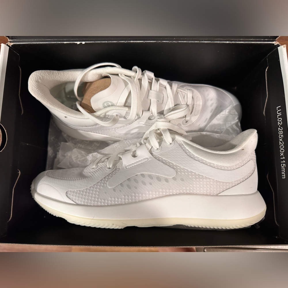 NIB lululemon Women's Strongfeel Training Shoe (Size 8)